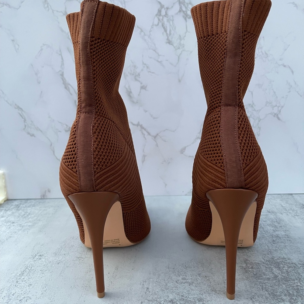 Like New W/Box Mesh Sock Ankle Boot - image 4